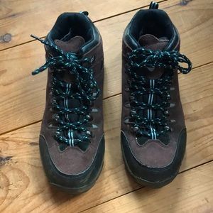 Nevados hiking boot